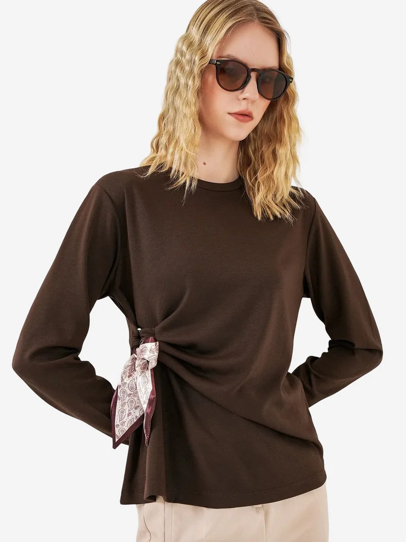 بيغ دارت BDART Women's Long-sleeved Crew Neck Top With Tie Detail