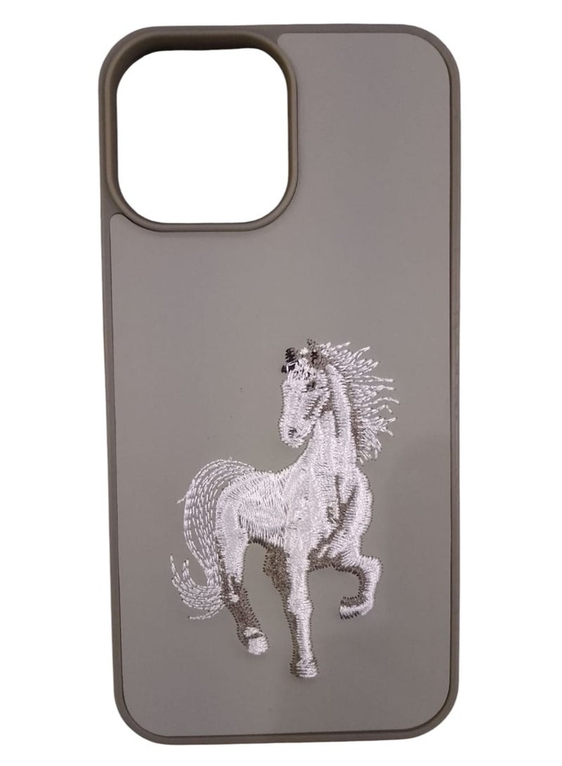 كيس جراب هاتف مضاد للصدمات بتصميم تطريز حصان لهاتف آيفون 16 برو باللون رمادي