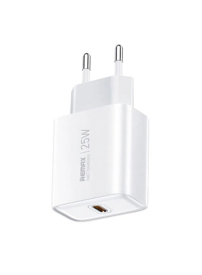 ريماكس PD 25W شحن سريع وآمن باللون الأبيض، يشحن جميع الأجهزة من النوع C، صغيرة وسهلة الحمل - Image 1