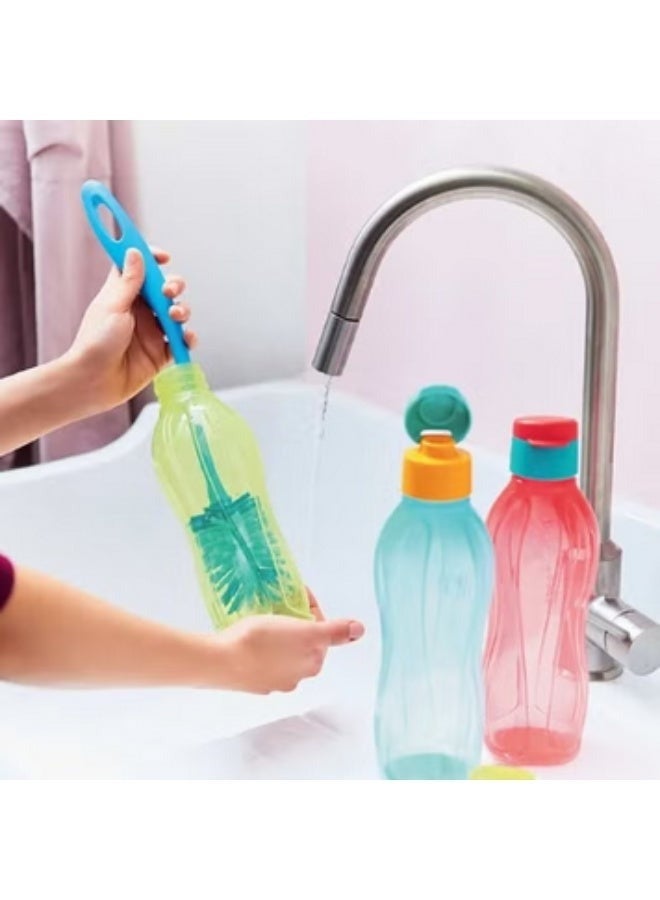 Tupperware Bottle Cleaning Brush, Long Ergonomic Handle, Dual Bristles for Bottles, Jars, and Thermoses, Green - Image 2