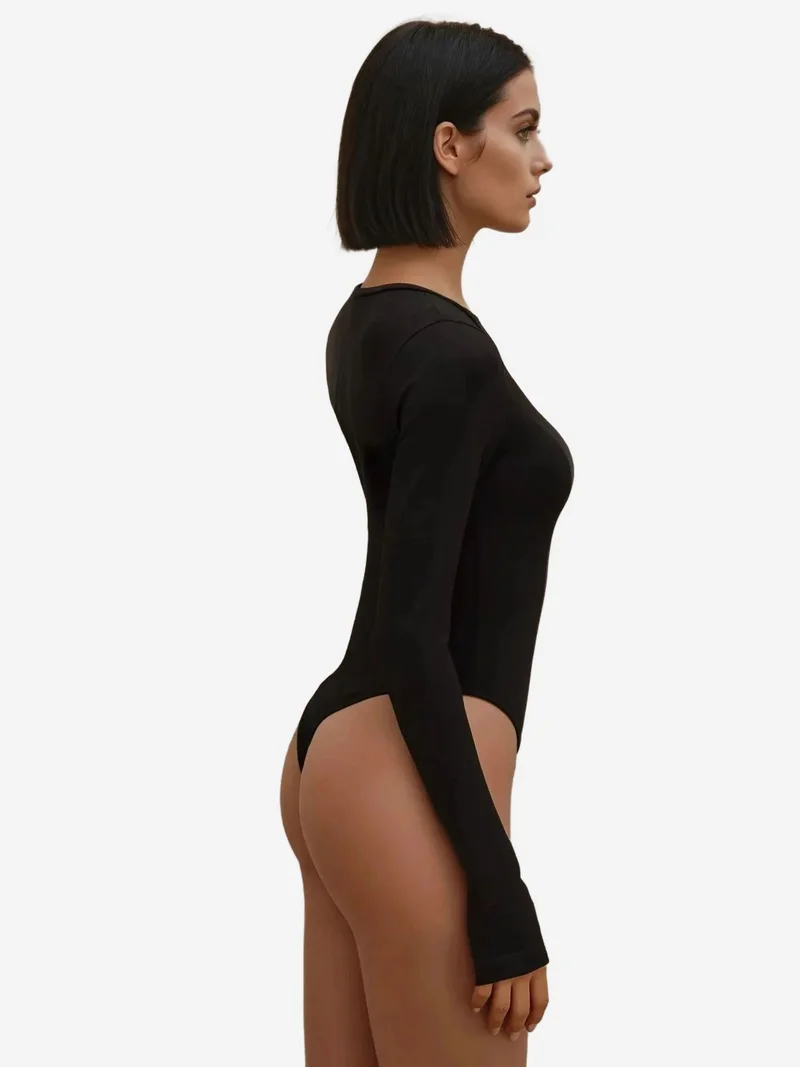 زوبعة بودي سوت بياقة دائرية بقصة ضيقة