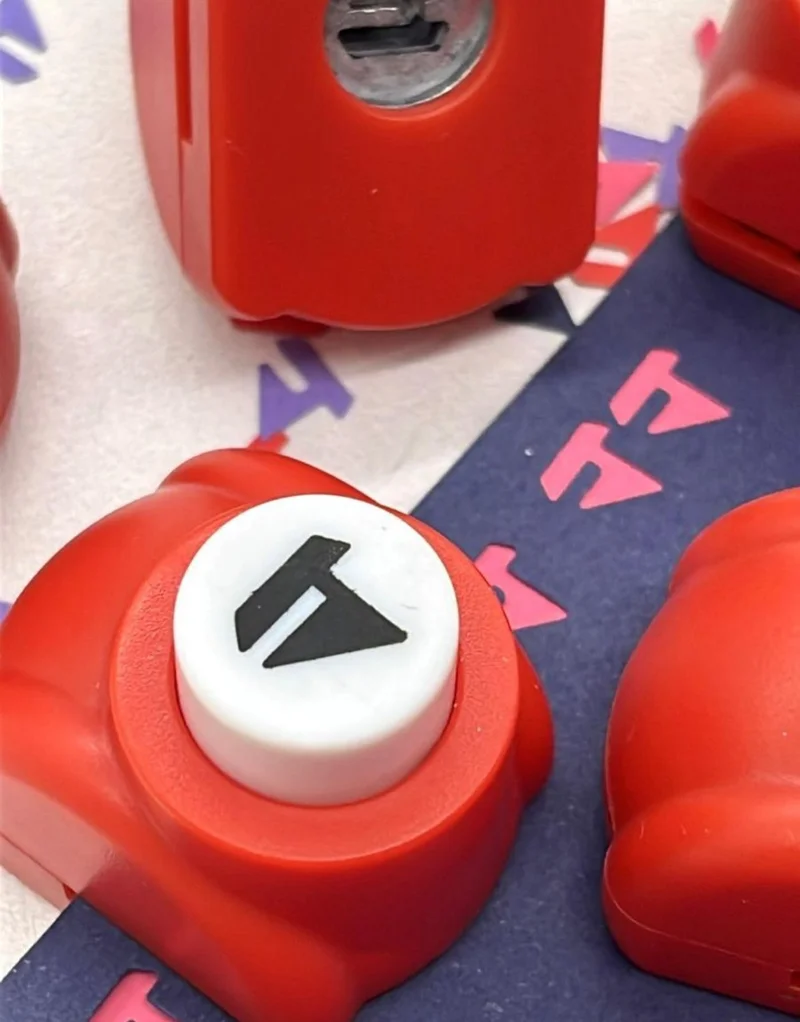 Kağıt Gemi Dükkan Red Mini Hole Punch with Sail Pattern
