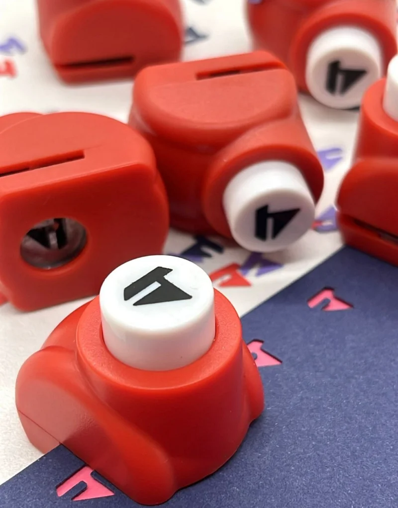 Kağıt Gemi Dükkan Red Mini Hole Punch with Sail Pattern