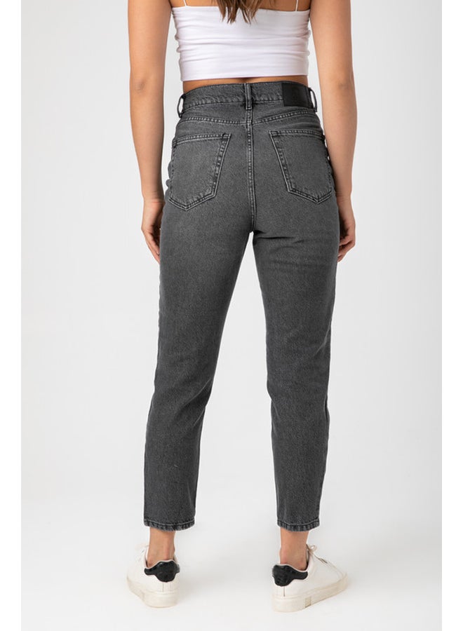 Marco Bergamo بنطلون جينز نسائي بقصّة ممزقة بقصّة MOM FIT - Image 4