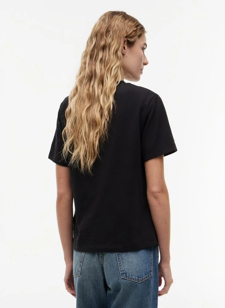 Tommy Hilfiger Logo Embroidery Crew Neck T-Shirt