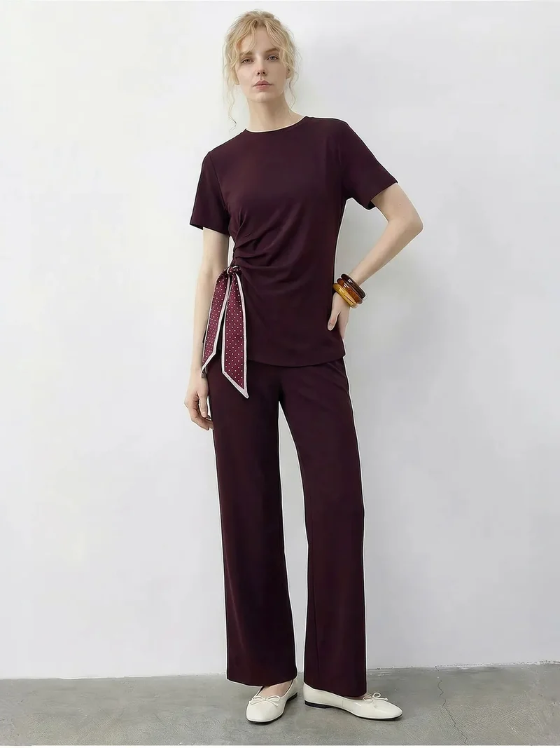 بيانكو لوتشي LUCCI T-Shirt and Pants Two-Piece Set with Accessory Detail