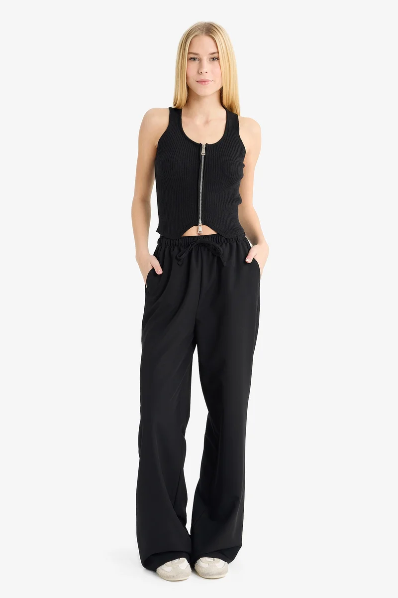 ديفاكتو Slim Fit V-Neck Tank Top