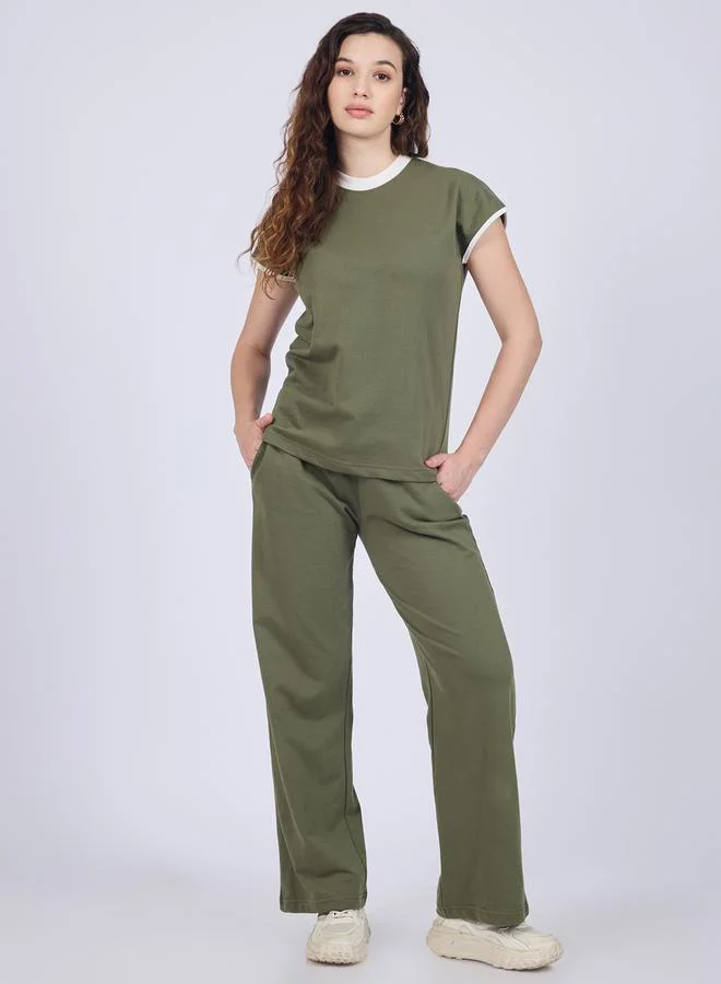 أوجيدر طقم منسق من تيشيرت بتفاصيل مُتباينة مع جوغر