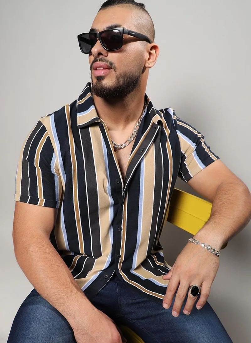 انستافاب بلس قميص رجالي مخطط بشريط باركود متعدد الألوان من إنستافاب بلس للارتداء الكاجوال
