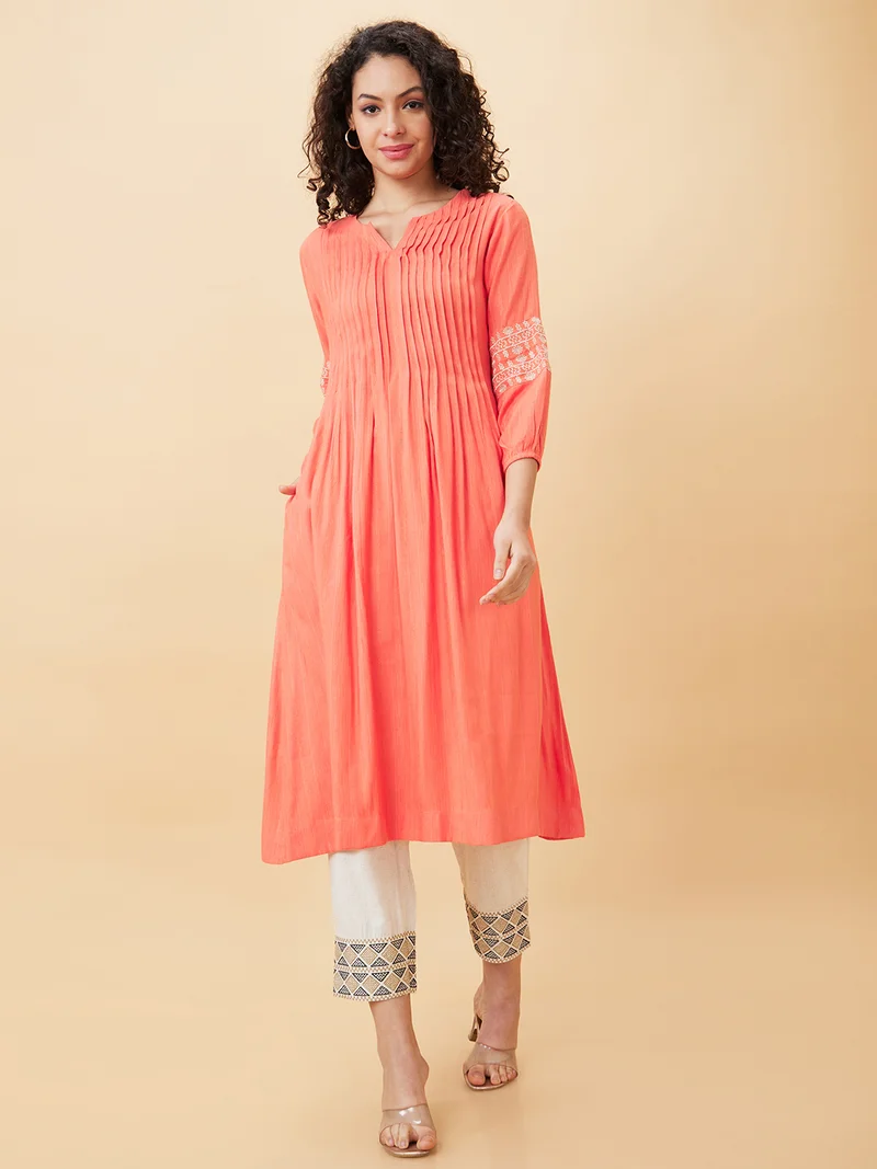 globus Globus Women Pleated Round Neck Puff Sleeve A-Line Kurta