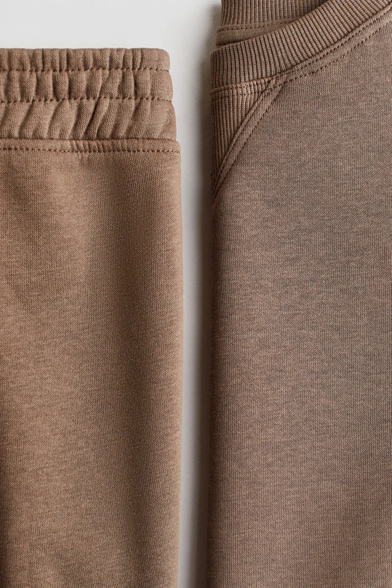 H&M 2-piece sweatshirt and joggers set