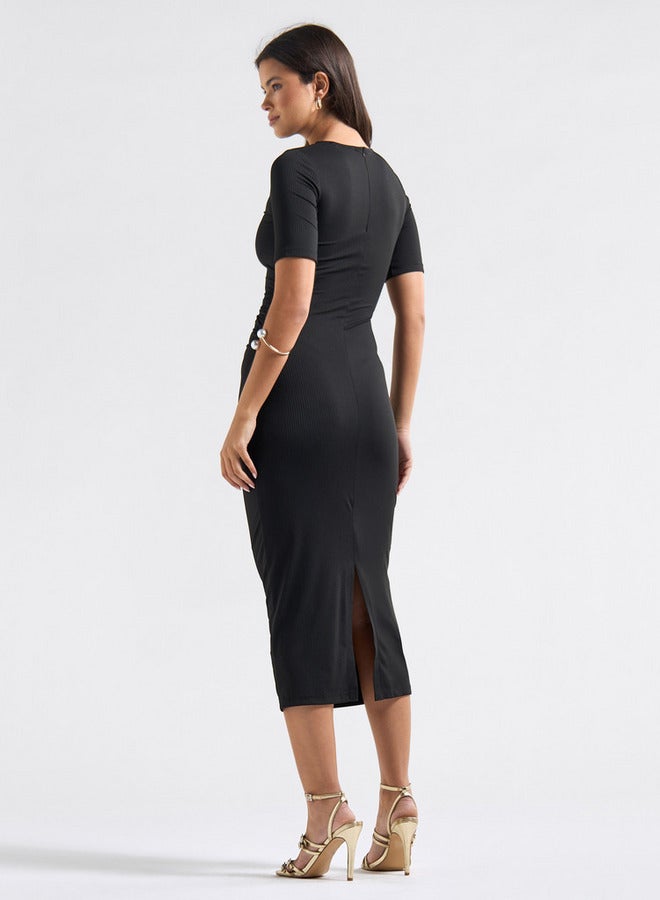 سبلاش فيڤ فستان بوديكون بارز الملمس بياقة عالية وأكمام قصيرة وتفاصيل فتحة - Image 3