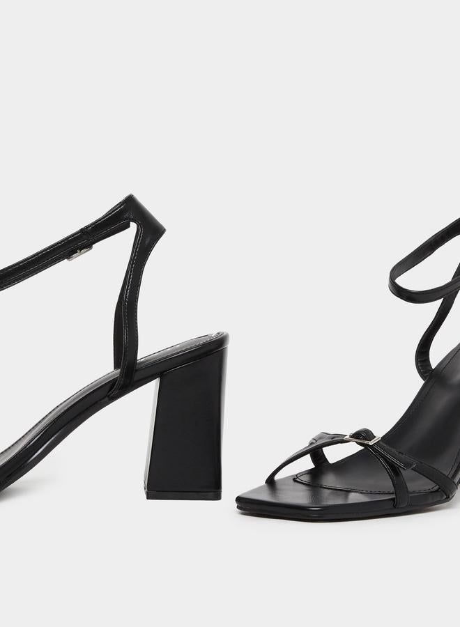 RAID Ilaa Block Heel Sandals with Buckle Detail - Image 4