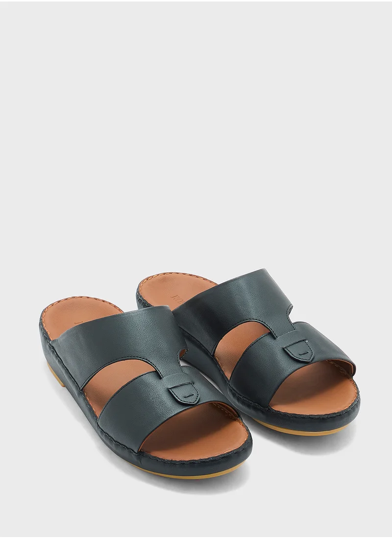 روبرت وود Traditional Arabic Sandals