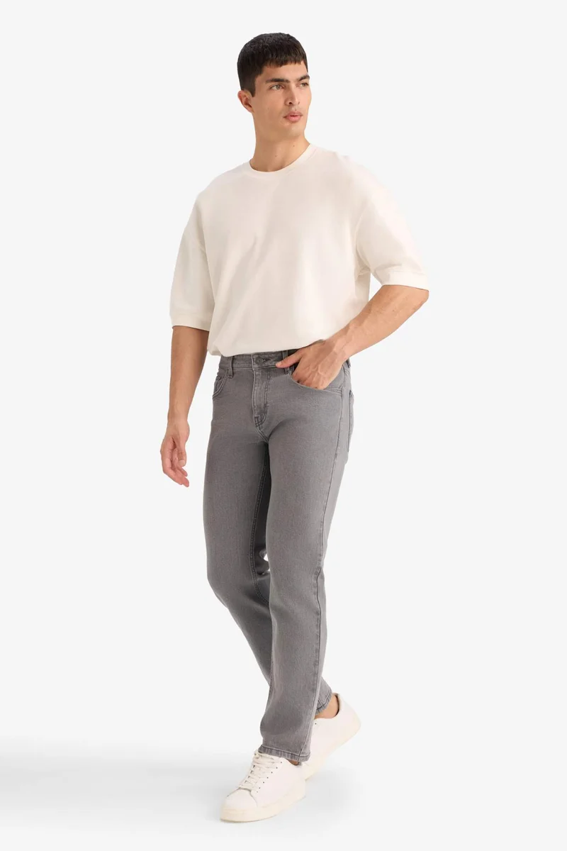 ديفاكتو Sergio Regular Fit Jeans