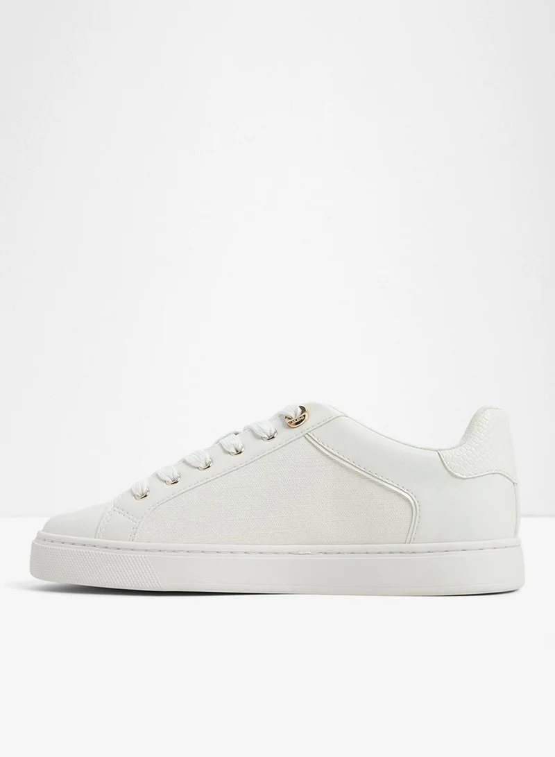 الدو إلجاتا سنيكرز بقصة منخفضة