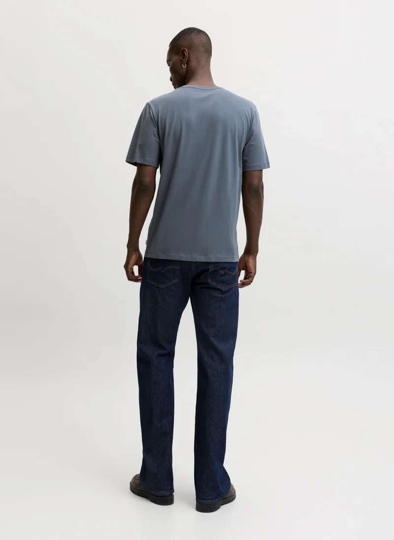 جاك اند جونز Solid Regular Fit Crew Neck T-Shirt