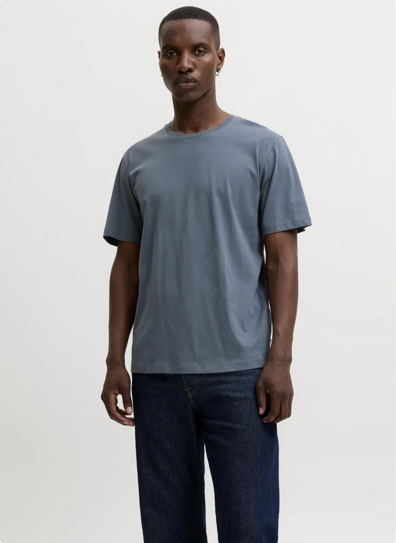 جاك اند جونز Solid Regular Fit Crew Neck T-Shirt