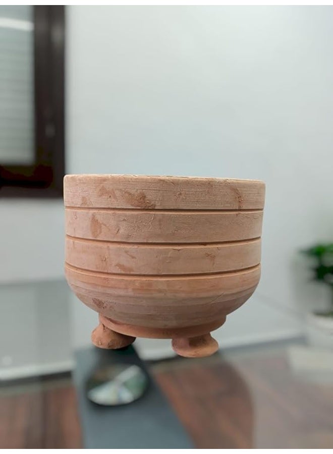 Terracotta Planter with Legs - Image 2