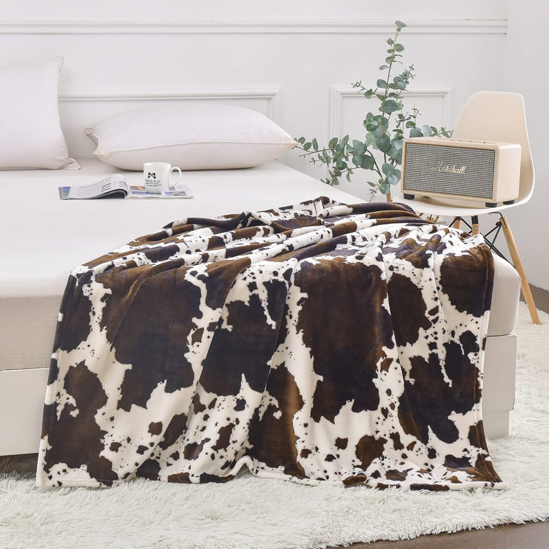 Bnuitland Bnuitland Brown Cow Print Blanket with Cow storage pouch 300 GSM Double Sided Outdoor Lap Throw Gift Blanket for Adults and Kids Lightweight Fuzzy Decor Blanket Super Soft Cozy Flannel Bed Throw  - Image 4