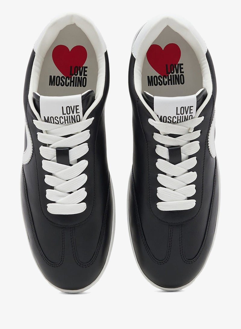 لوف موسكينو حذاء رياضي منخفض بشعار - Image 4