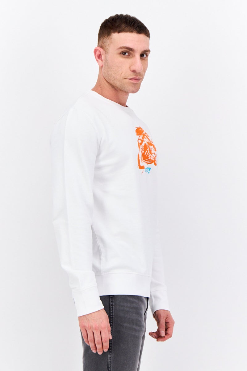 Levi's سويت شيرت للرجال بأكمام طويلة وياقة دائرية، طباعة جرافيك، مجموعة بيضاء - Image 2