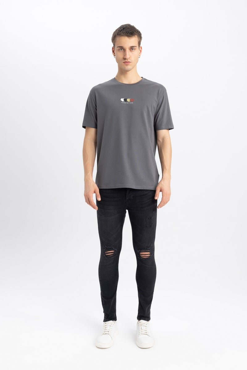 Man Regular Fit Crew Neck Printed T-Shirt