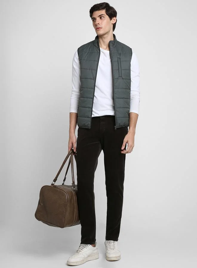 دينيس لينغو Military Regular Fit Men's Solid Mock Neck Sleeveless Polyester Jacket with Zipper Closure