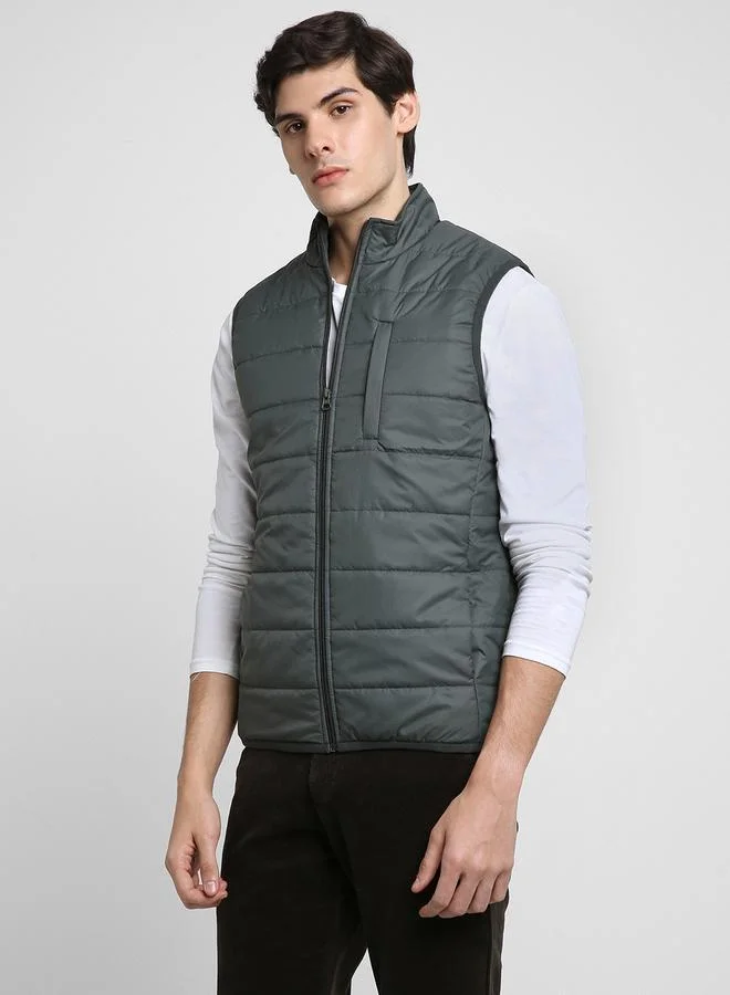 دينيس لينغو Military Regular Fit Men's Solid Mock Neck Sleeveless Polyester Jacket with Zipper Closure