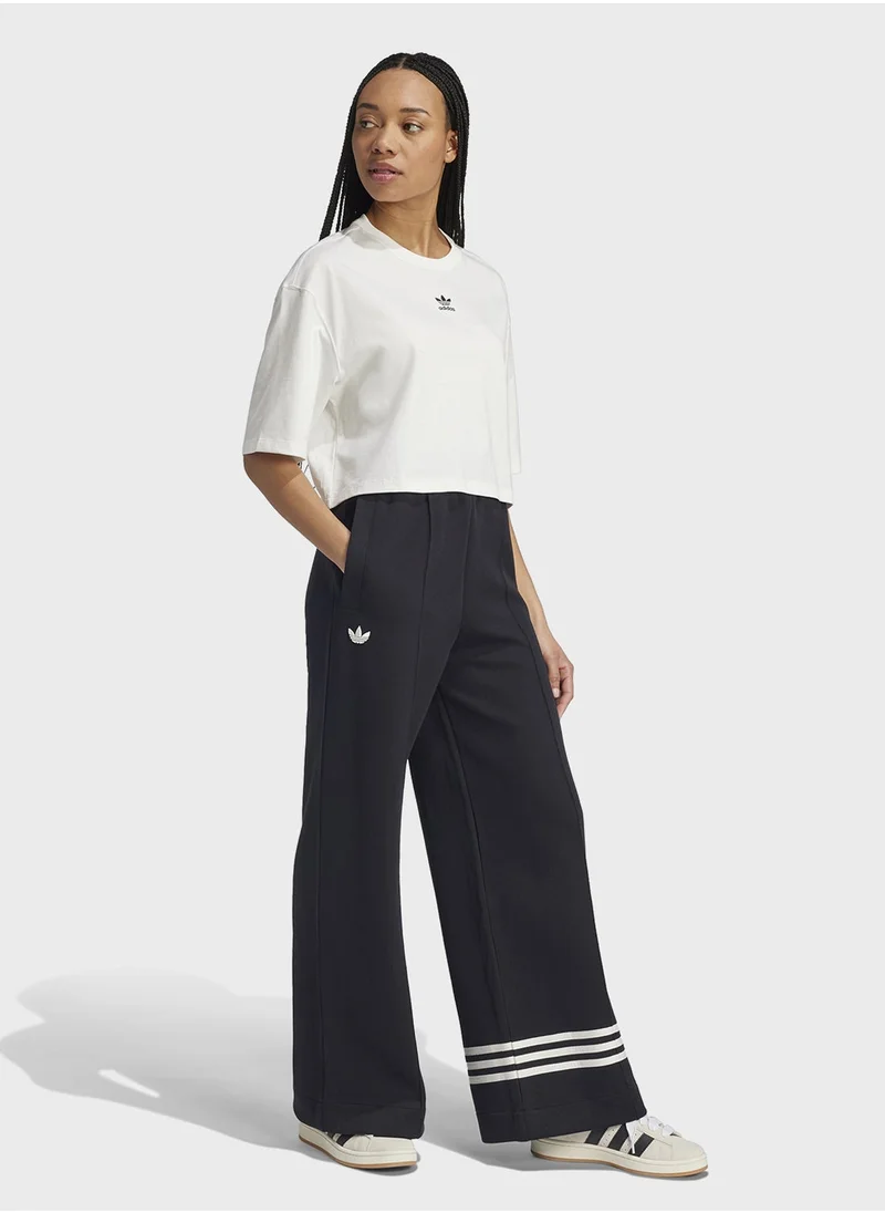 adidas Originals Essentail Cropped T-Shirt