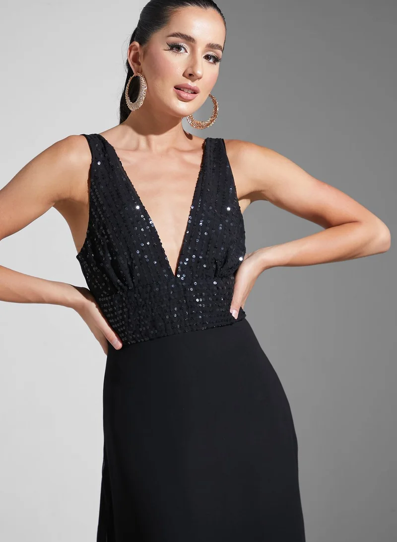 Namshi X Hadia Ghaleb Hadia Ghaleb Sequined Bodice Dress