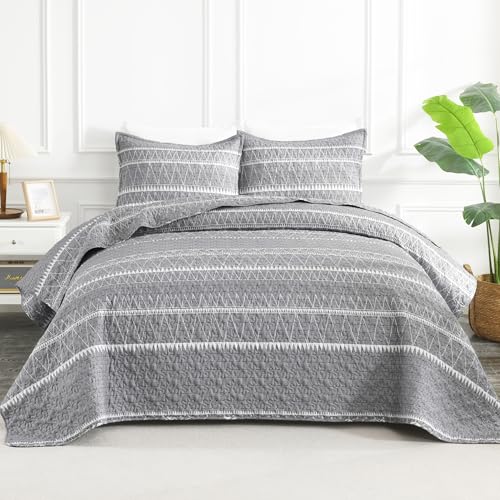 Andency California King Quilt Set (112x104 Inch), 3 Pieces (1 Grey Boho Printed Quilt and 2 Pillowcases), Bohemian Summer Lightweight Reversible Microfiber Bedspread Coverlet Sets - Image 1