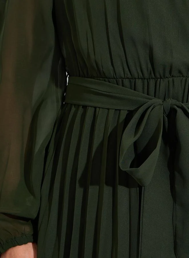 Styli  Green Tie-Up Waist Pleated Details V-Neck A-Line Maxi Dress for Women | Best Price UAE