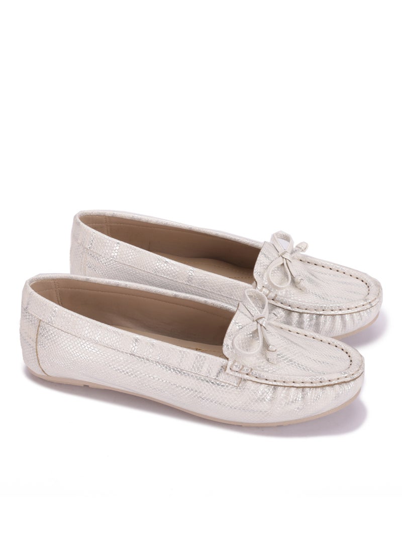 Classic women's shoe - comfortable and lightweight design  - Image 1