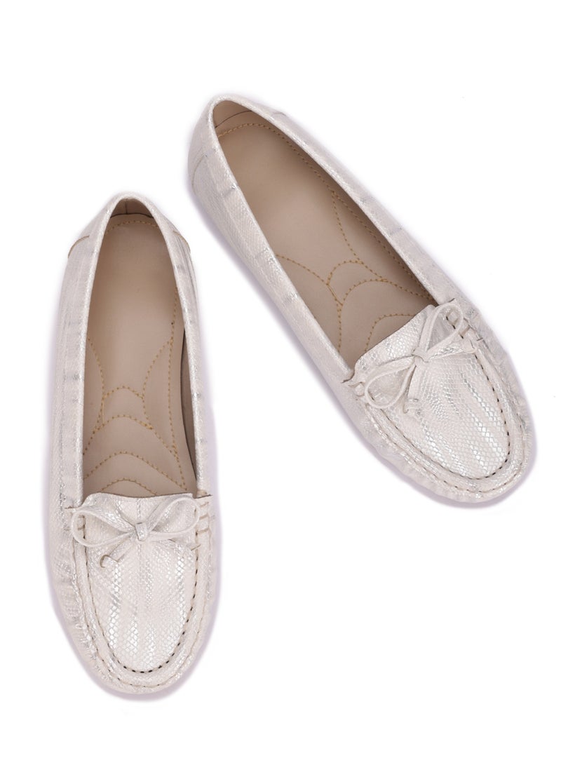 Classic women's shoe - comfortable and lightweight design  - Image 3