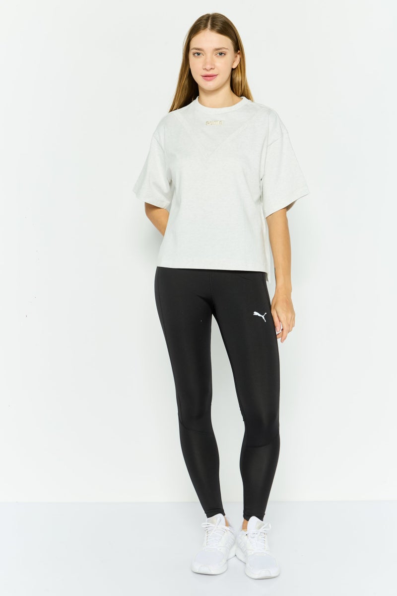PUMA تي شيرتات تدريب قصيرة الأكمام للنساء، رمادي مائل إلى البياض - Image 2