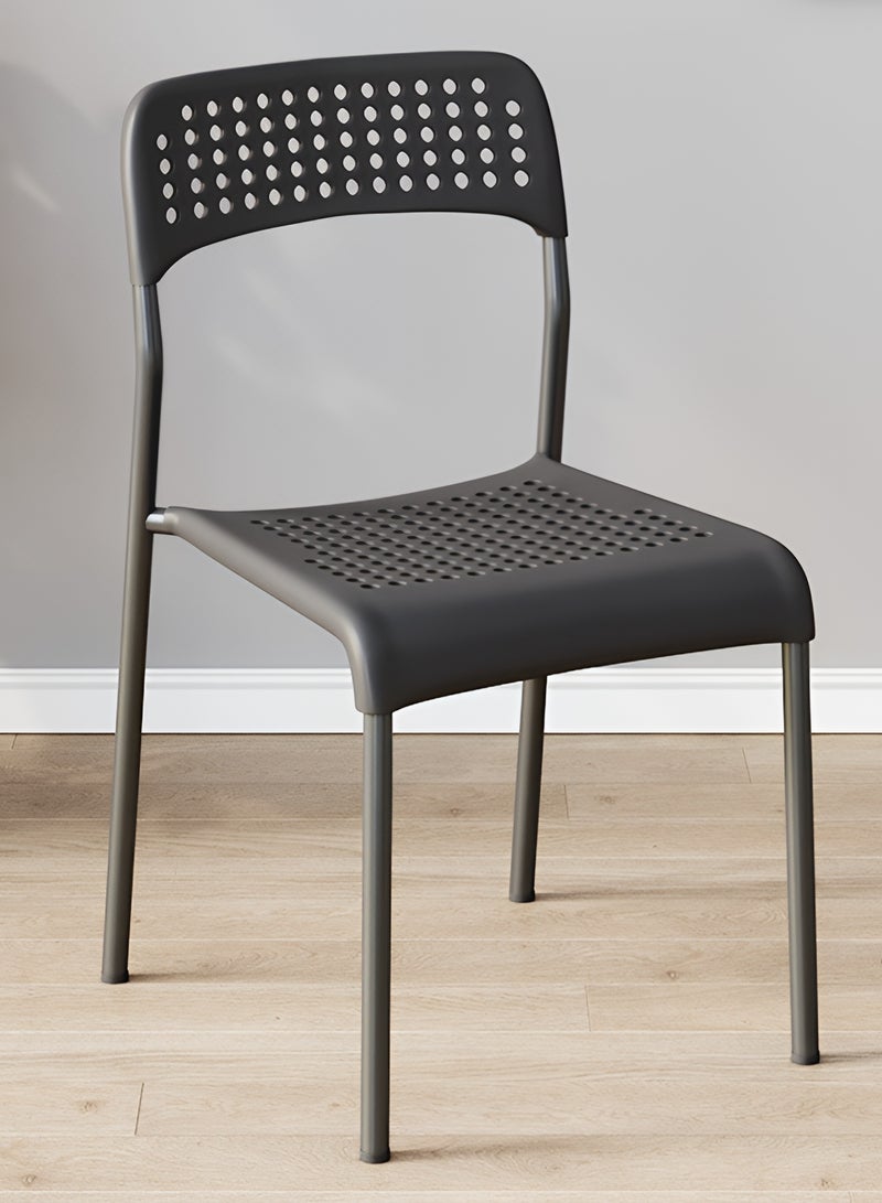 تايمي كرسي طعام بمقعد من البلاستيك وأرجل معدنية، قابل للتكديس وسهل التخزين، كرسي متعدد الاستخدامات لغرفة المعيشة والمطبخ وغرفة النوم و الحديقة والفناء والشرفة - أسود - Image 1