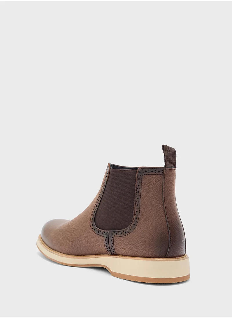 روبرت وود Brogue Detail Chelsea Boots