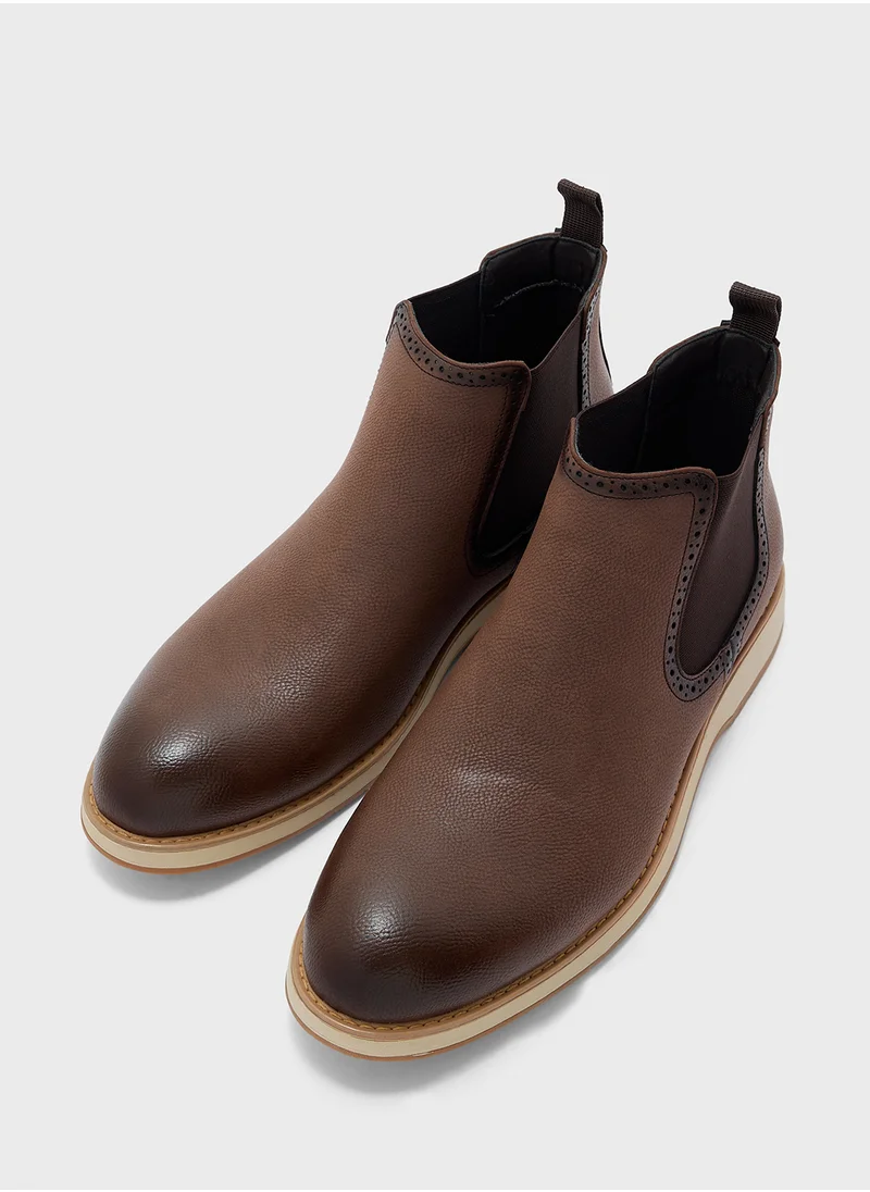 روبرت وود Brogue Detail Chelsea Boots