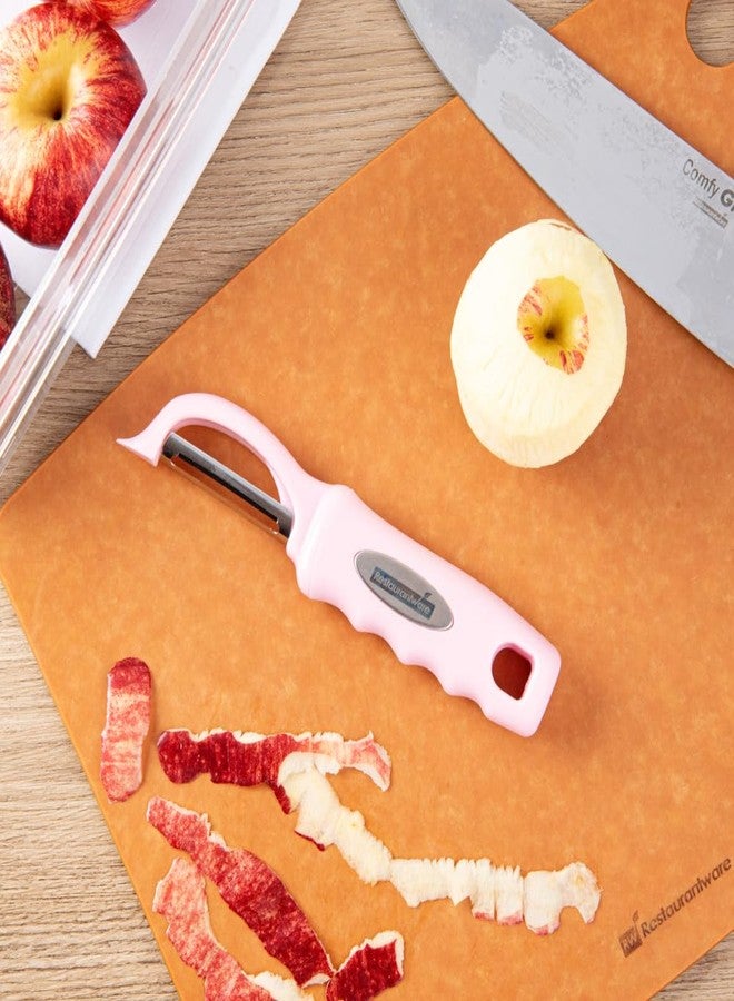 ريستورنت وير مقشرة خضراوات مريحة من ريستورانت وير، مقاس 7.5 بوصة، مقشرة بطاطس متينة - شفرة دوارة حادة، مقبض مناسب للاستخدام باليدين، مقشرة خضراوات من الفولاذ المقاوم للصدأ الوردي، مزودة بمزيل مدمج للعيوب. - Image 3