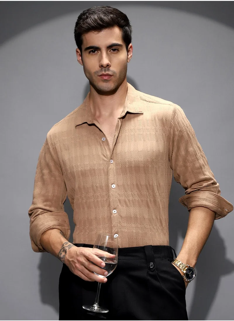 كامبوس سوترا Men's Peanut Brown Braided-Knot Tactile Shirt For Casual Wear | Spread Collar | Long Cuffed Sleeves | Button Closure | Shirt Shirt Crafted With Comfort Fit For Everyday Wear