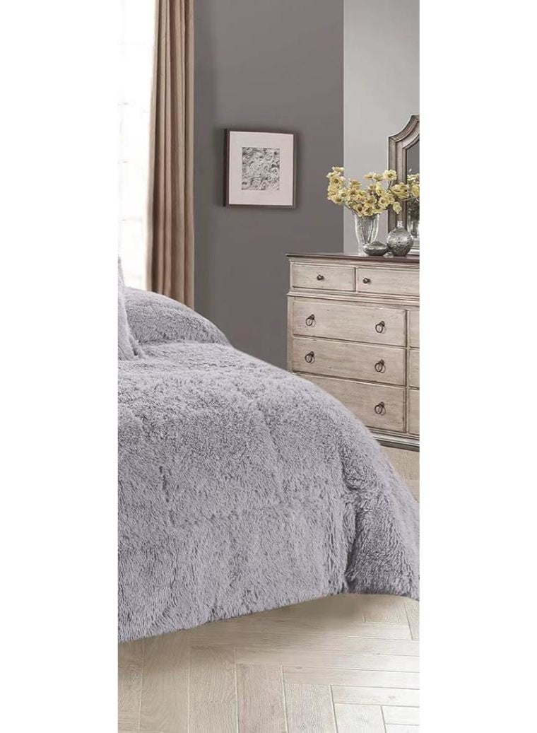 Horse Royal faux fur double bedspread to give you warmth and elegance - Image 4