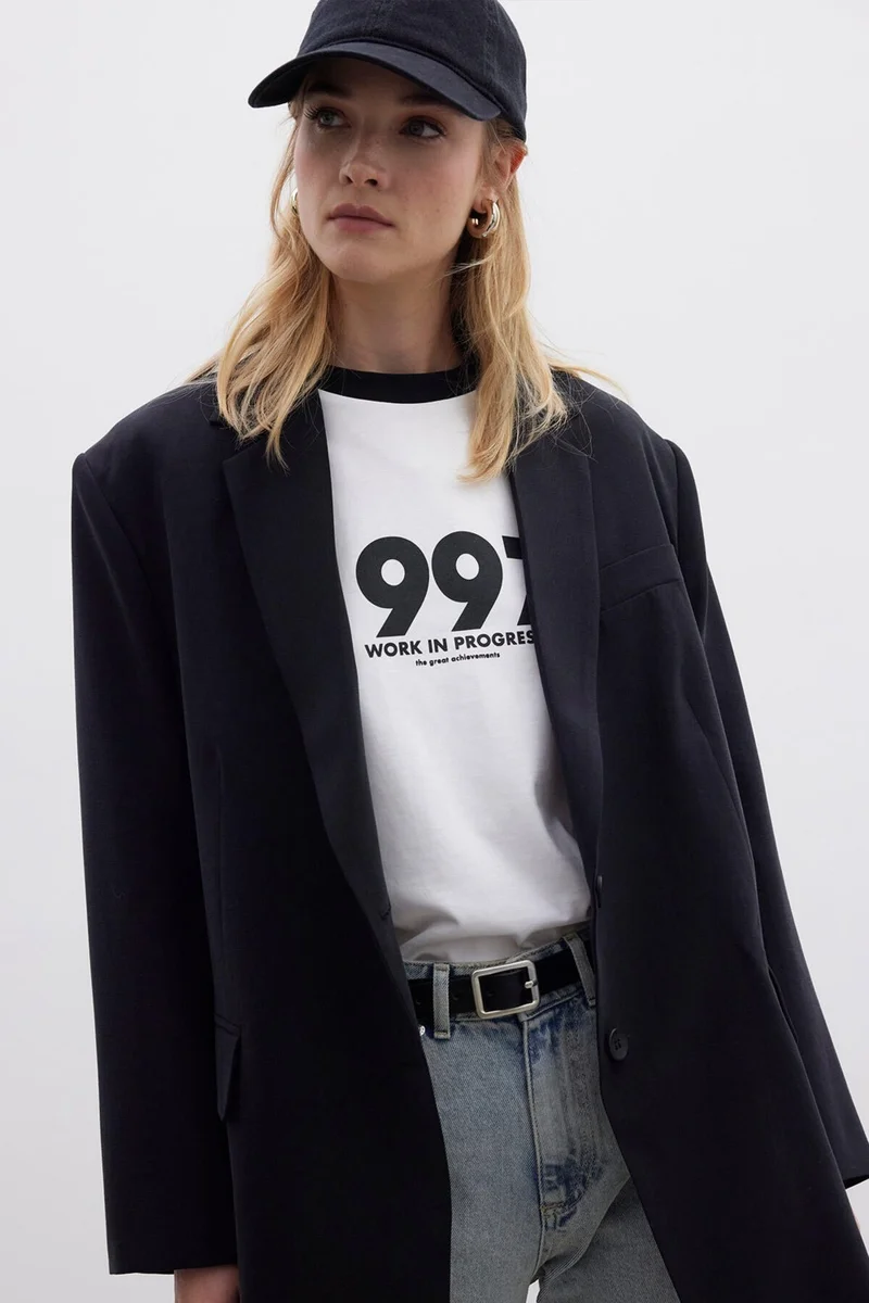 Manuka Contrast Stripe Printed T-shirt Black