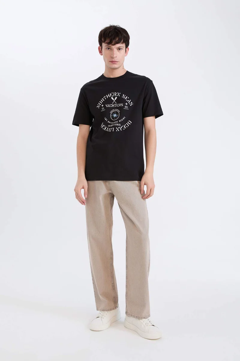 ديفاكتو Regular Fit Crew Neck Short Sleeve T-Shirt