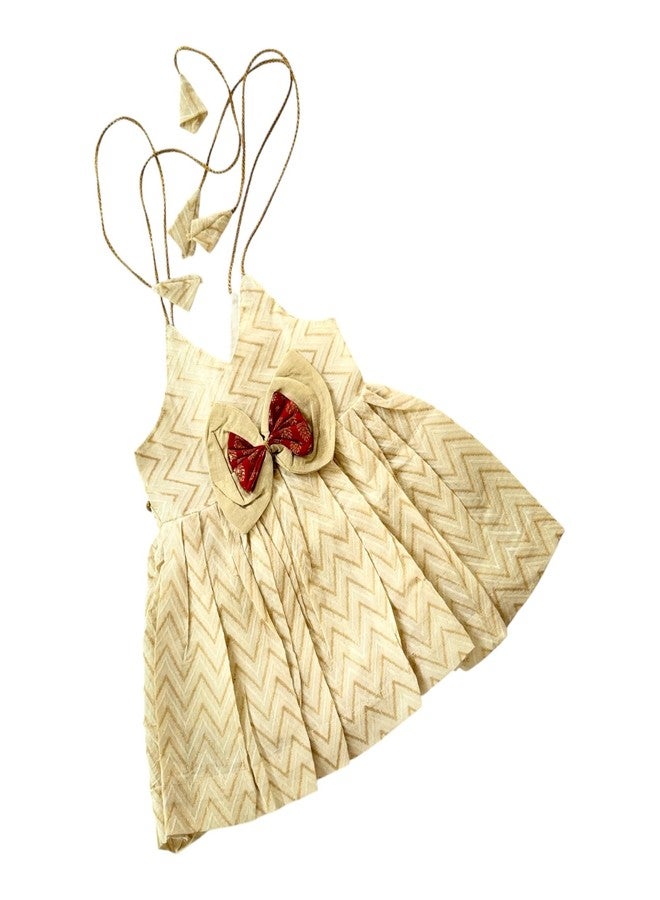 Picksparrow فستان عرقي/تقليدي من Picksparrow لحديثي الولادة (فيونكة متعرجة) (مقاسات: 0 شهر، 3 أشهر، لون أبيض كريمي) - Image 1