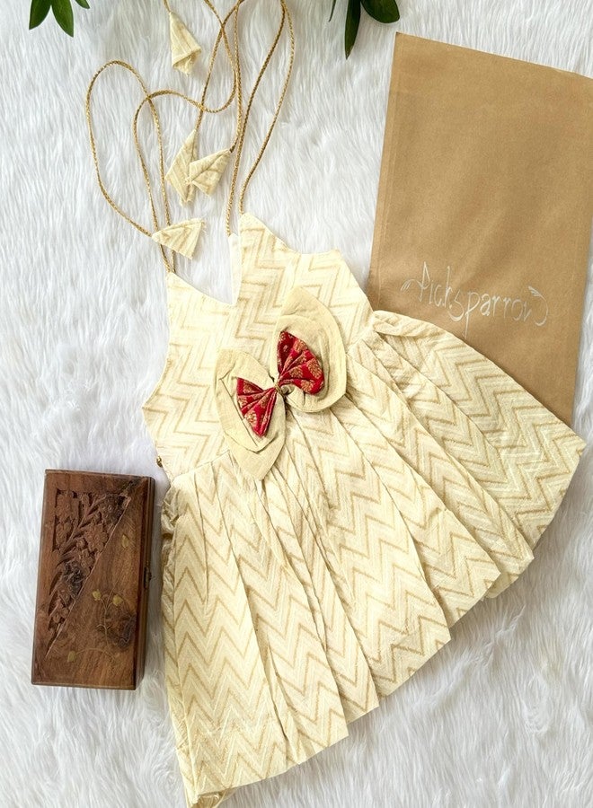 Picksparrow فستان عرقي/تقليدي من Picksparrow لحديثي الولادة (فيونكة متعرجة) (مقاسات: 0 شهر، 3 أشهر، لون أبيض كريمي) - Image 2