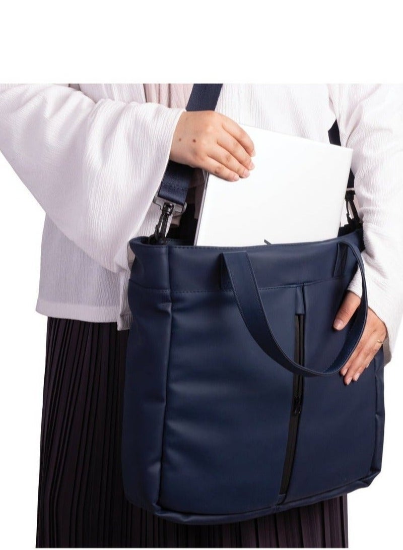 ايه ار سابلاي AR Tote Bag من Arij Bags | شنطة يد كبيرة للابتوب والاستخدام اليومي، بحزام كروس قابل للفك والتعديل، جيب رئيسي واسع، جيب لابتوب، جيوب داخلية متعددة، جيب أمامي سريع (39 × 38 × 12 سم) (كحلي) - Image 4