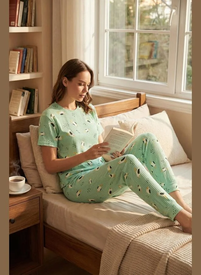 ليلا طقم بيجامة نسائي بأكمام قصيرة بقصة عادية من ليلا