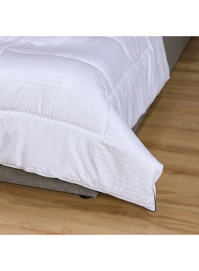 DANUBE HOME Indulgence Single Duvet 100% Cotton  300 Thread Count Plush Duvet Inserts Breathable Soft Comforter Coverbed Essentials For Bedroom  L 135 X W 200 Cm  White