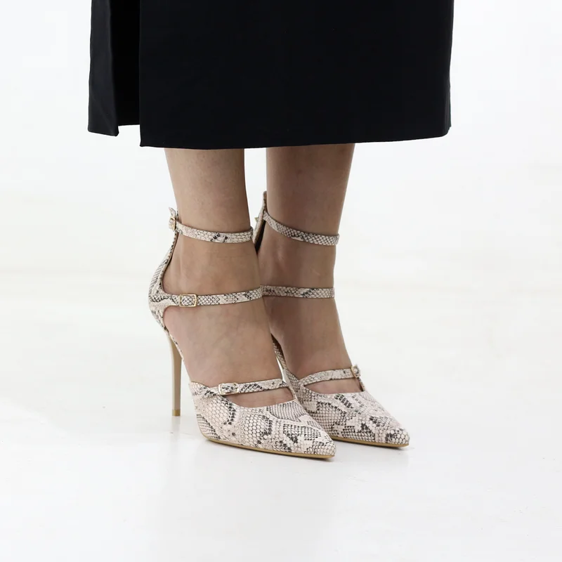 لاماراباريس MOSS TRIPLE-STRAP POINTED STILETTO HEEL WITH BUCKLES